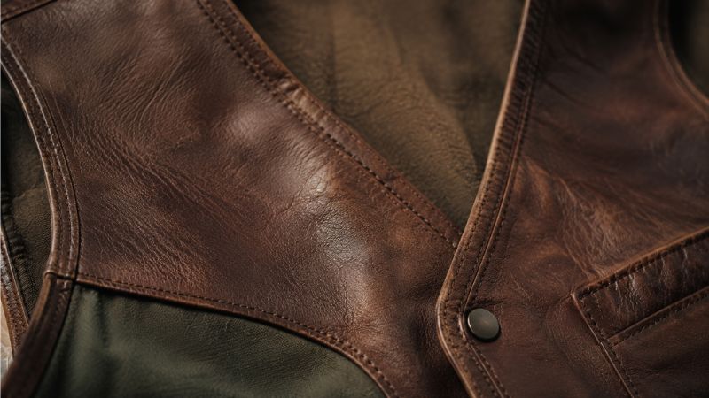 leather-shooting-vest-patina-detail